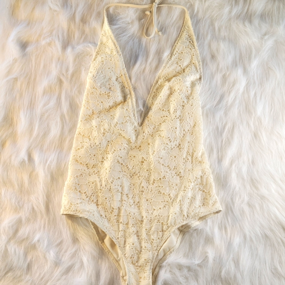 Cream Lace One Piece 🤍